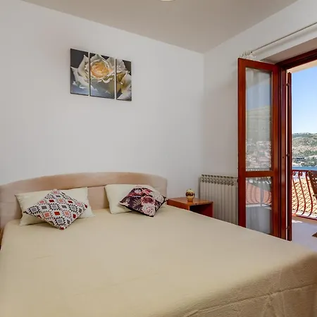Valjalo Apartment