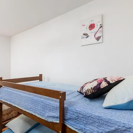 Valjalo Apartment *