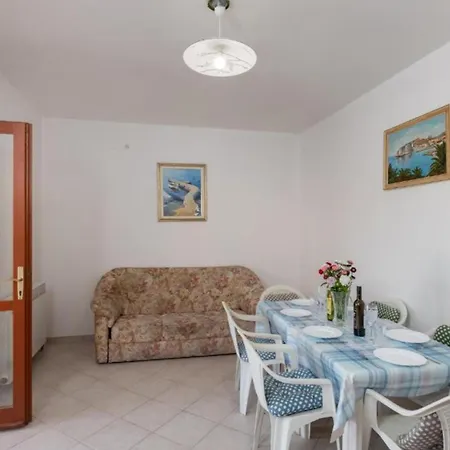 Apartment Valjalo *